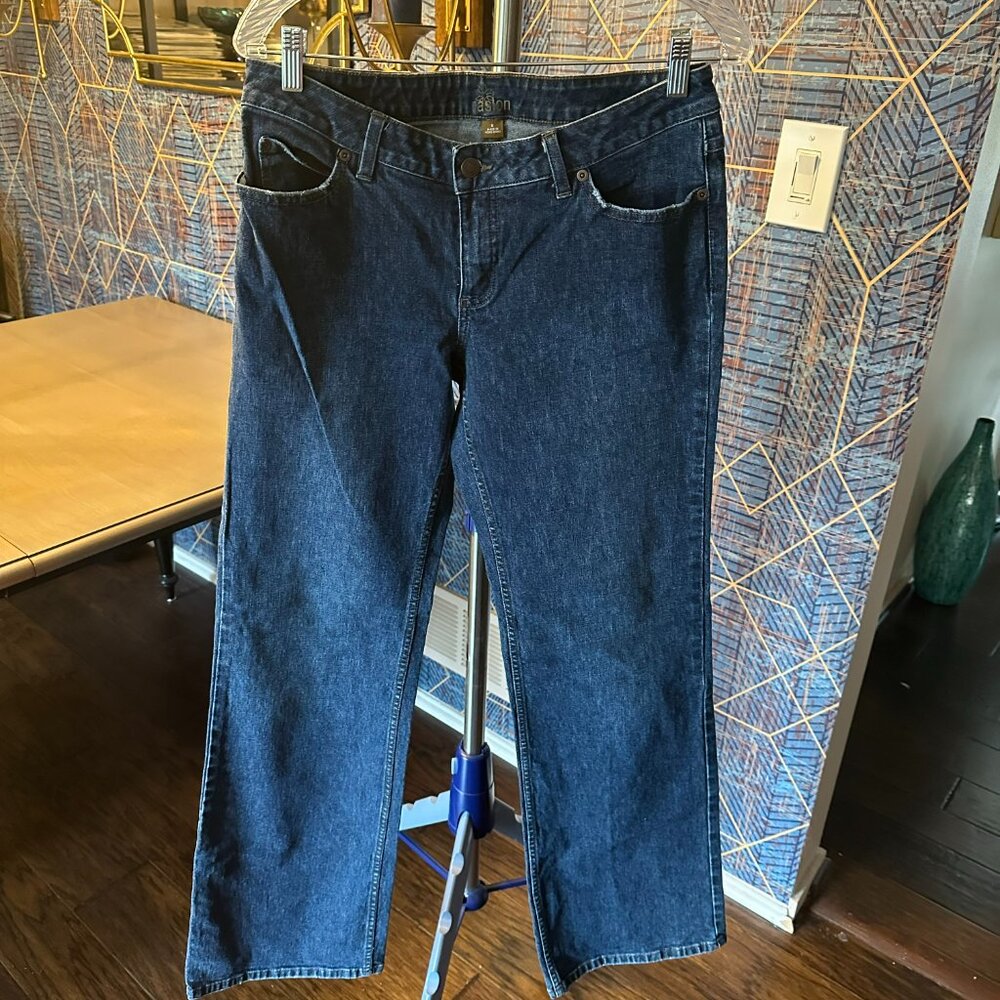 Caslon Relaxed Straight Jeans Size 8